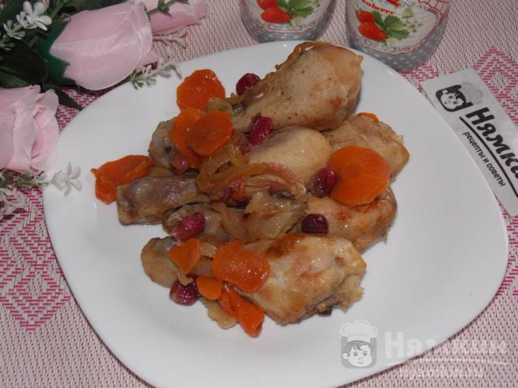 Куриные голени с овощами и клюквой в рукаве