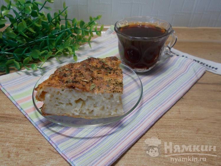 Быстрый сырный пирог с творогом и сушеным базиликом в духовке