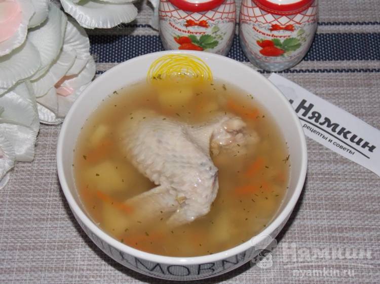 Суп из чечевицы с картофелем и куриными крыльями