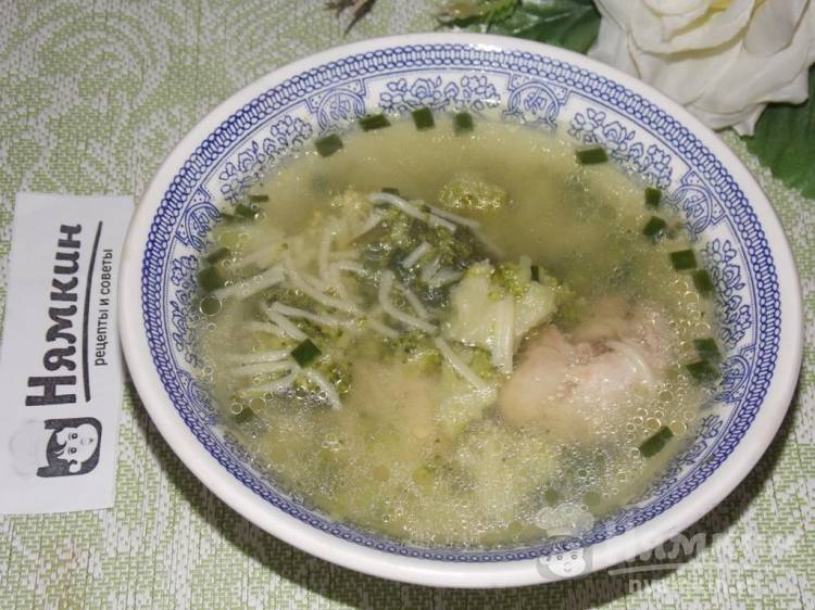 Куриный суп с вермишелью и брокколи в мультиварке