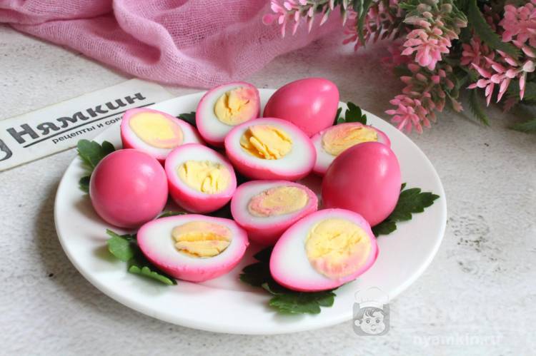 Маринованные перепелиные яйца на Пасху со свеклой и уксусом