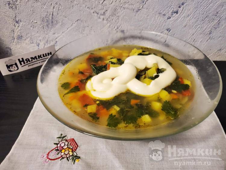 Постный суп из крапивы с картофелем и вялеными помидорами