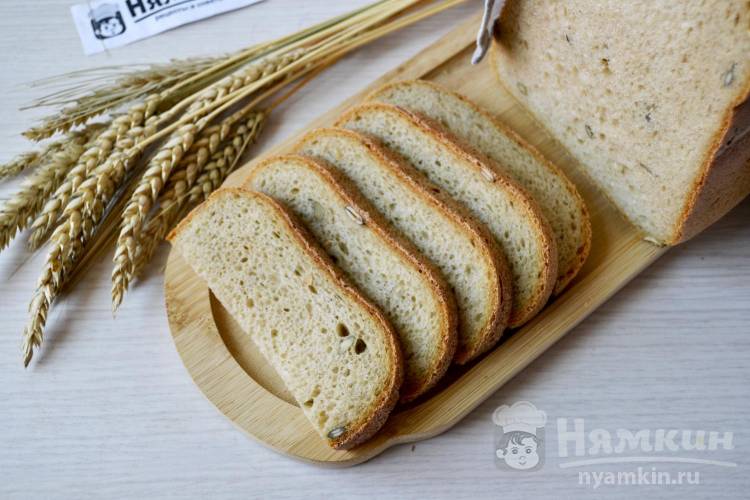 Хлеб на ржаной закваске с тыквенным соком и семечками в хлебопечке