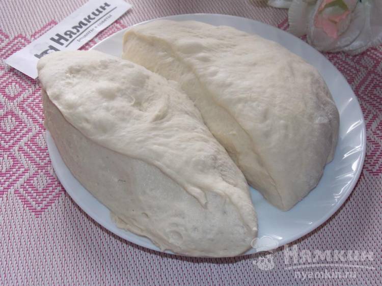 Дрожжевое тесто для пирожков без яиц, на воде и сухом молоке в хлебопечке