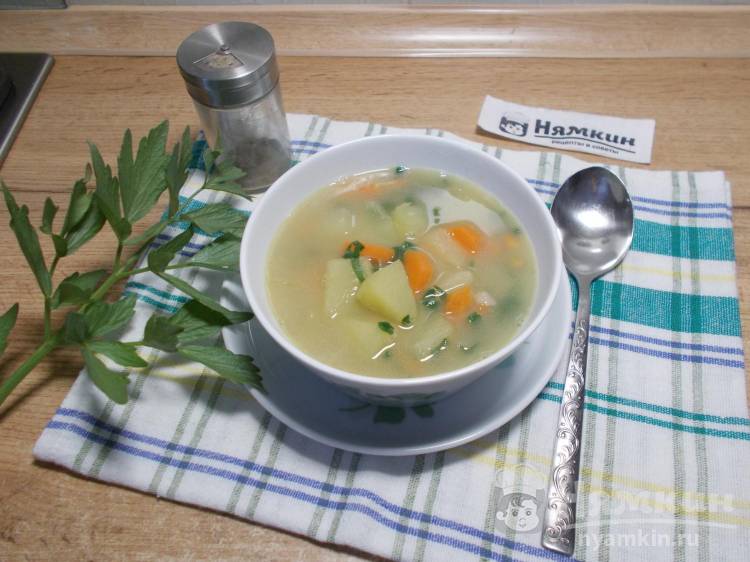 Легкий гороховый суп без мяса с овощами и сливочным маслом