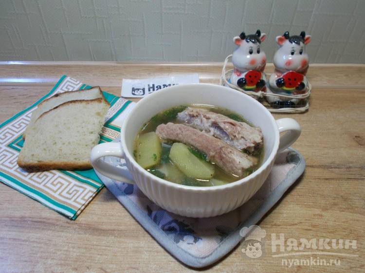 Густой картофельный суп со свиными ребрышками в мультиварке