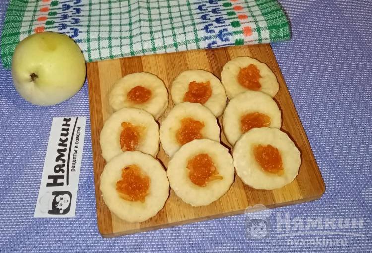 Творожное печенье с яблочным повидлом в духовке