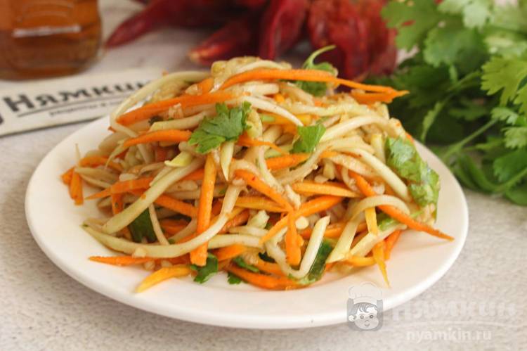 Салат из свежих кабачков и моркови по-корейски