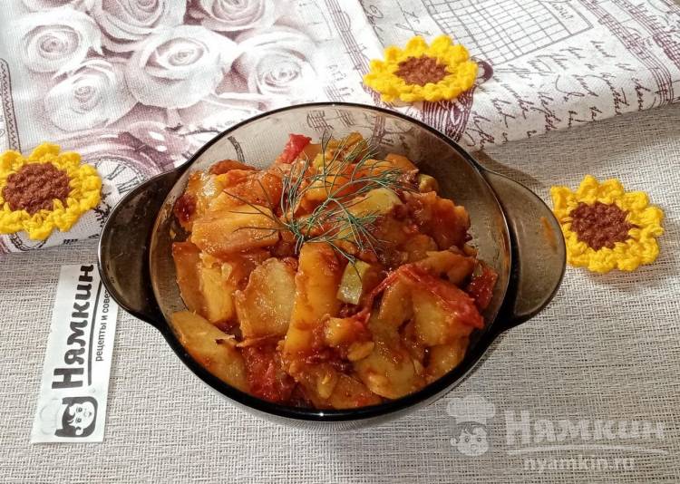 Овощное рагу из кабачков с картошкой и сладкими перцами на сковороде