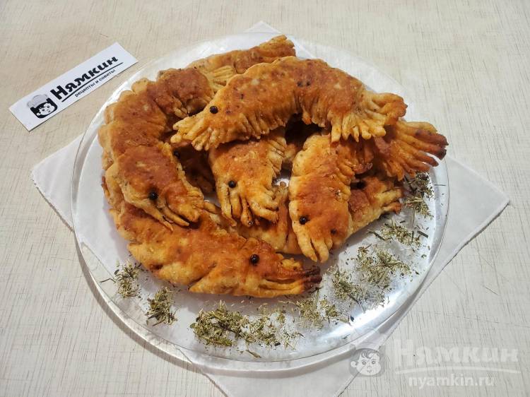 Жареные пирожки из дрожжевого теста с консервированной горбушей Лангустины