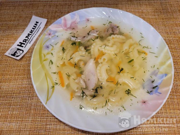 Легкий куриный суп с макаронами и овощами 