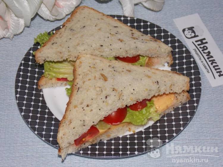Сэндвичи с плавленым сыром и овощами на скорую руку