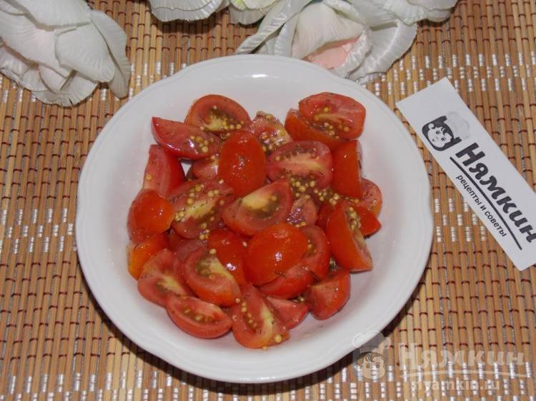 Салат из помидоров черри с вкусной заправкой из зерновой горчицы