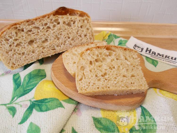 Дрожжевой хлеб с пшеничной и цельнозерновой мукой на ночном тесте в форме