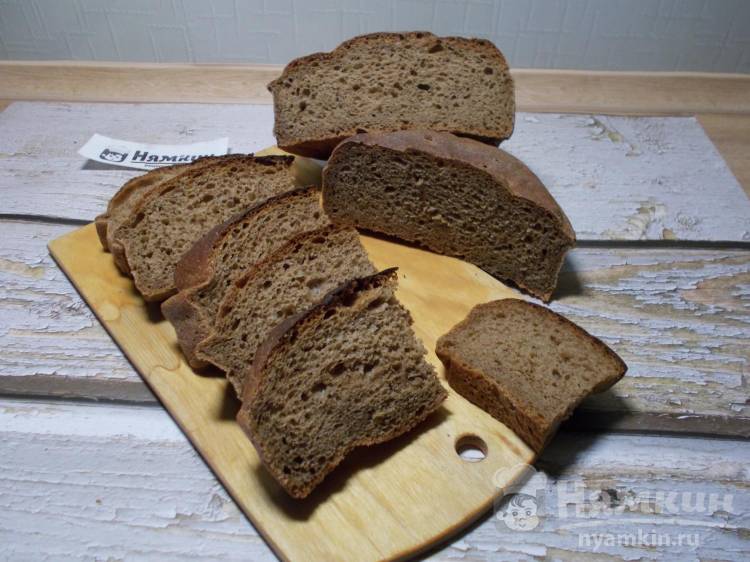 Солодовый хлеб на дрожжах с ржаной и пшеничной мукой в форме в духовке