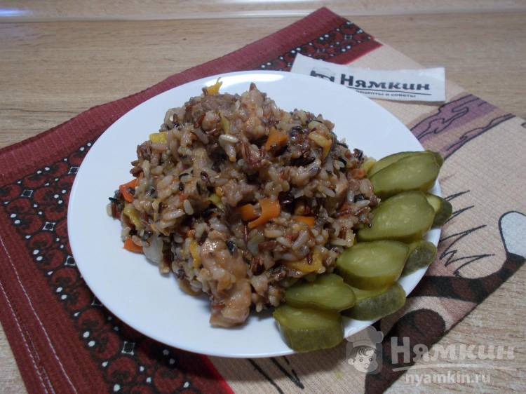 Каша из смеси риса с мясом, грибами и тыквой в мультиварке