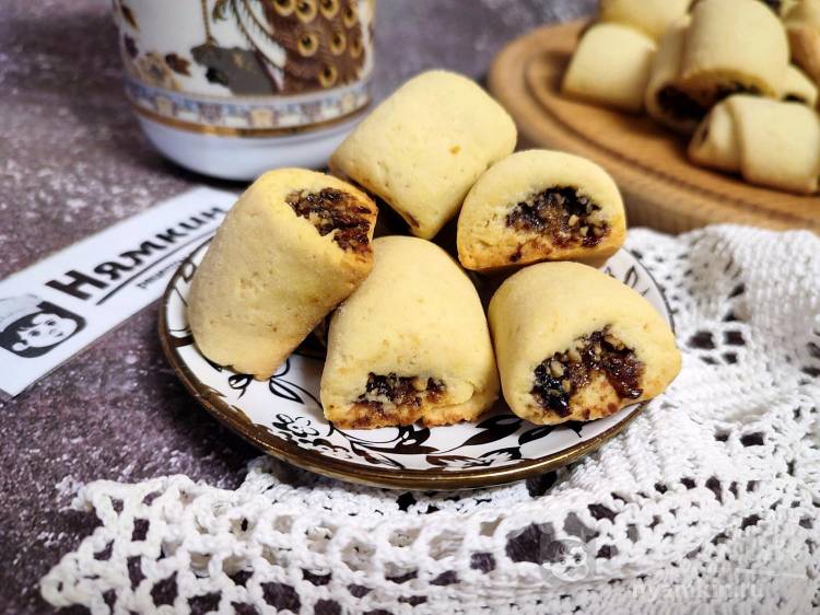 Песочное печенье с орехами и сухофруктами на мандариновом соке