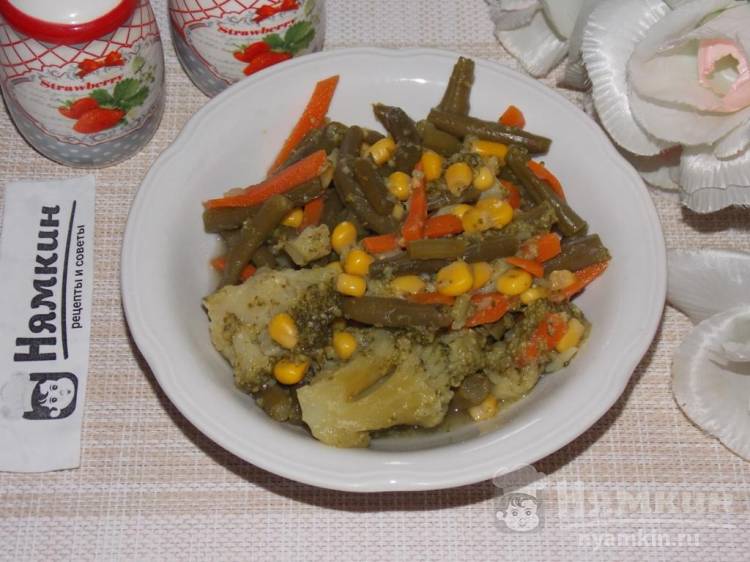 Постное овощное рагу с брокколи, стручковой фасолью и кукурузой в мультиварке