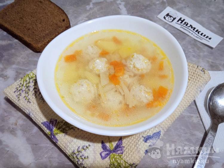Суп с куриными фрикадельками и вермишелью для детей