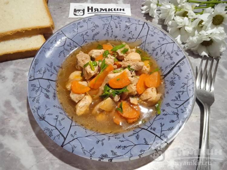 Подлива из курицы с овощами на сковороде