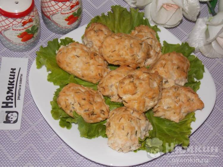 Котлеты из курицы с манкой и сметаной в духовке