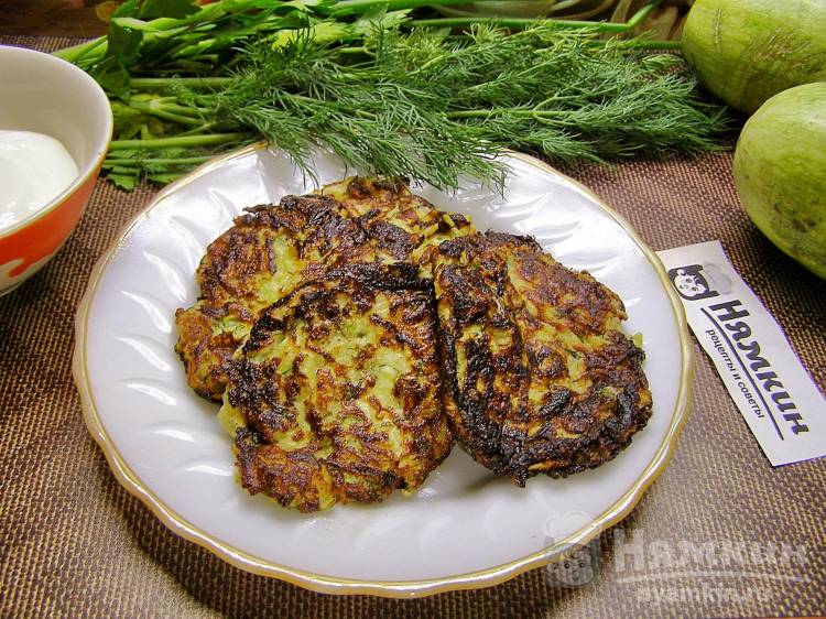 Оладьи из кабачков с сыром и укропом на сковороде