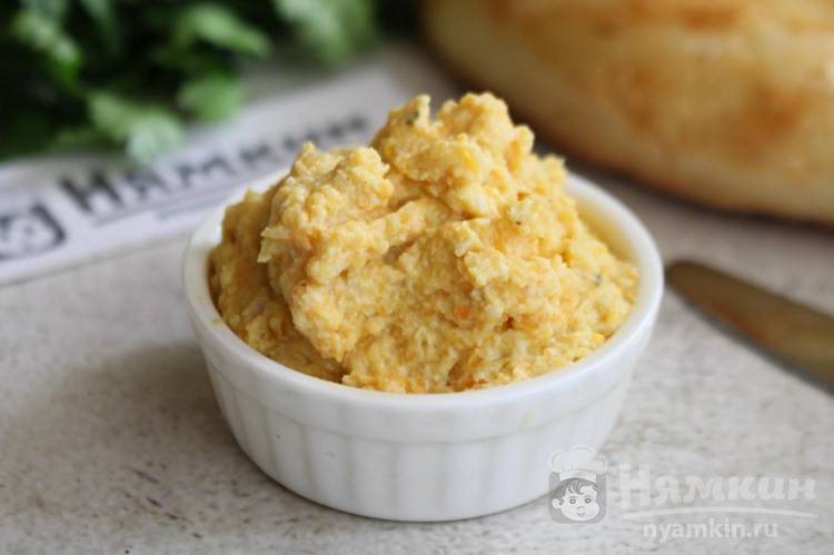 Паштет из куриной грудки с морковью и вареными яйцами